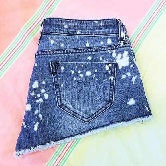 Victoria's Secret Pants - VS cute short shorts paint splatter style